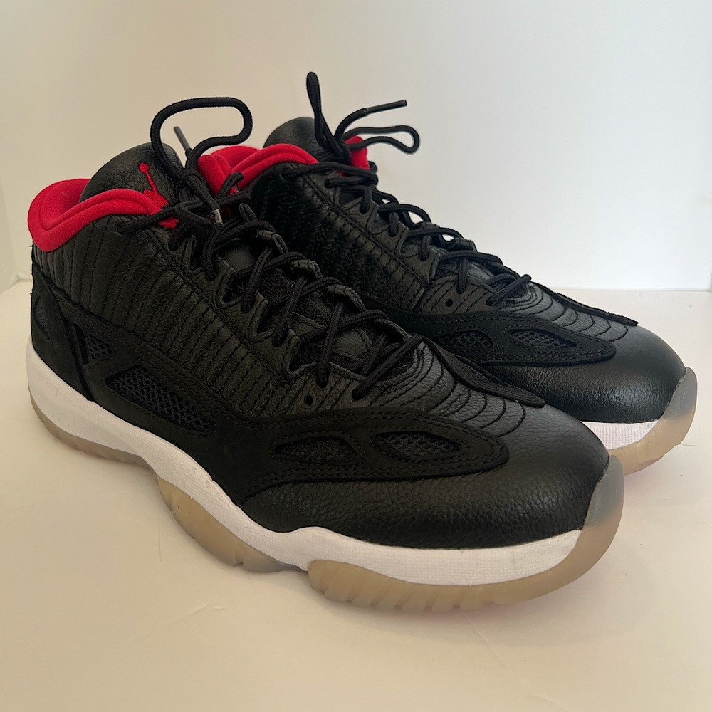 Air Jordan 11 Retro Low IE “Bred”